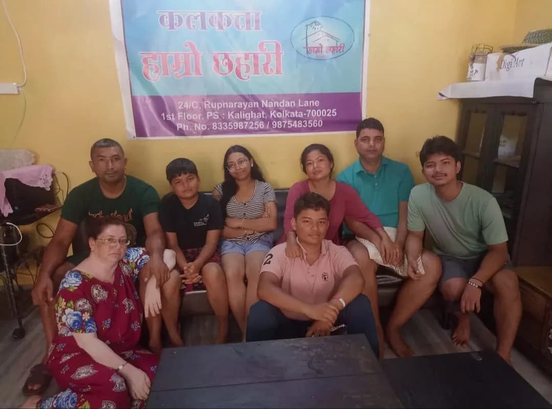 Patient family group at the Kolkata Hamro Chhahari ashram